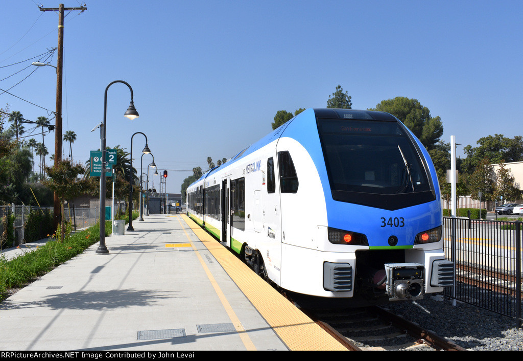 Arrow train at Redlands-University Station shortly after having arrived from San Bernardino 